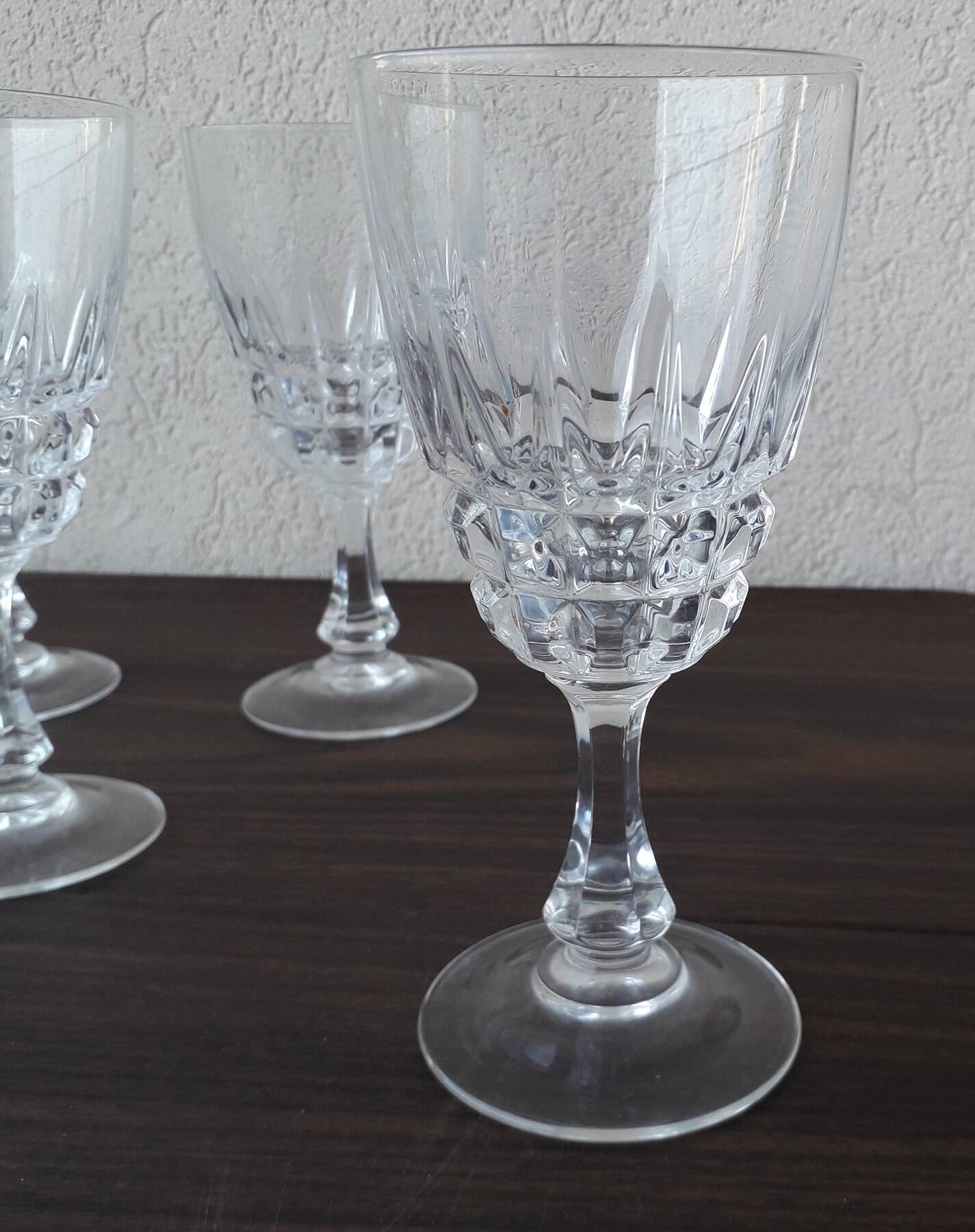 6 stemmed glasses