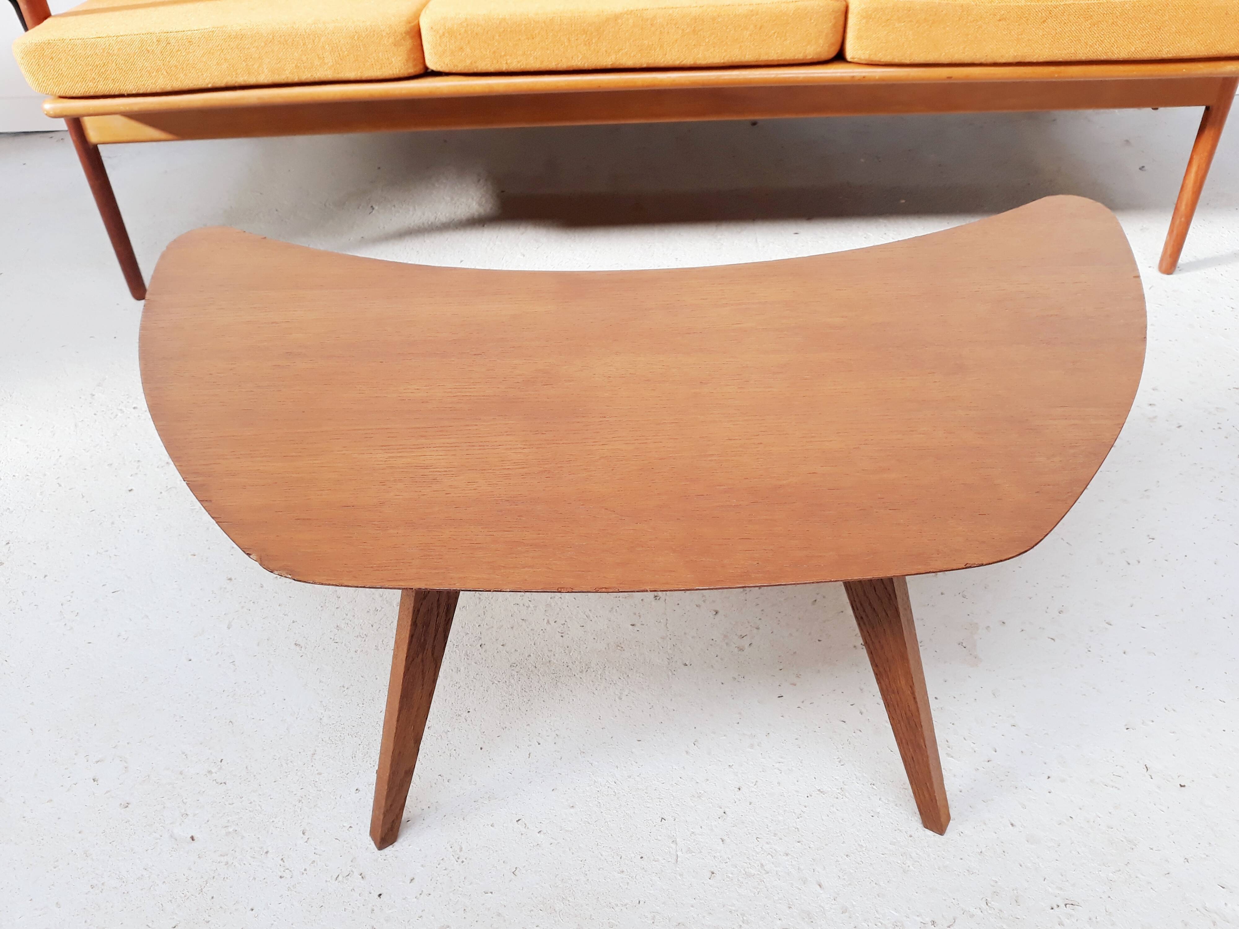 Table basse vintage haricot