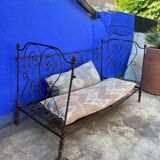 Banquette lit en fer forgé