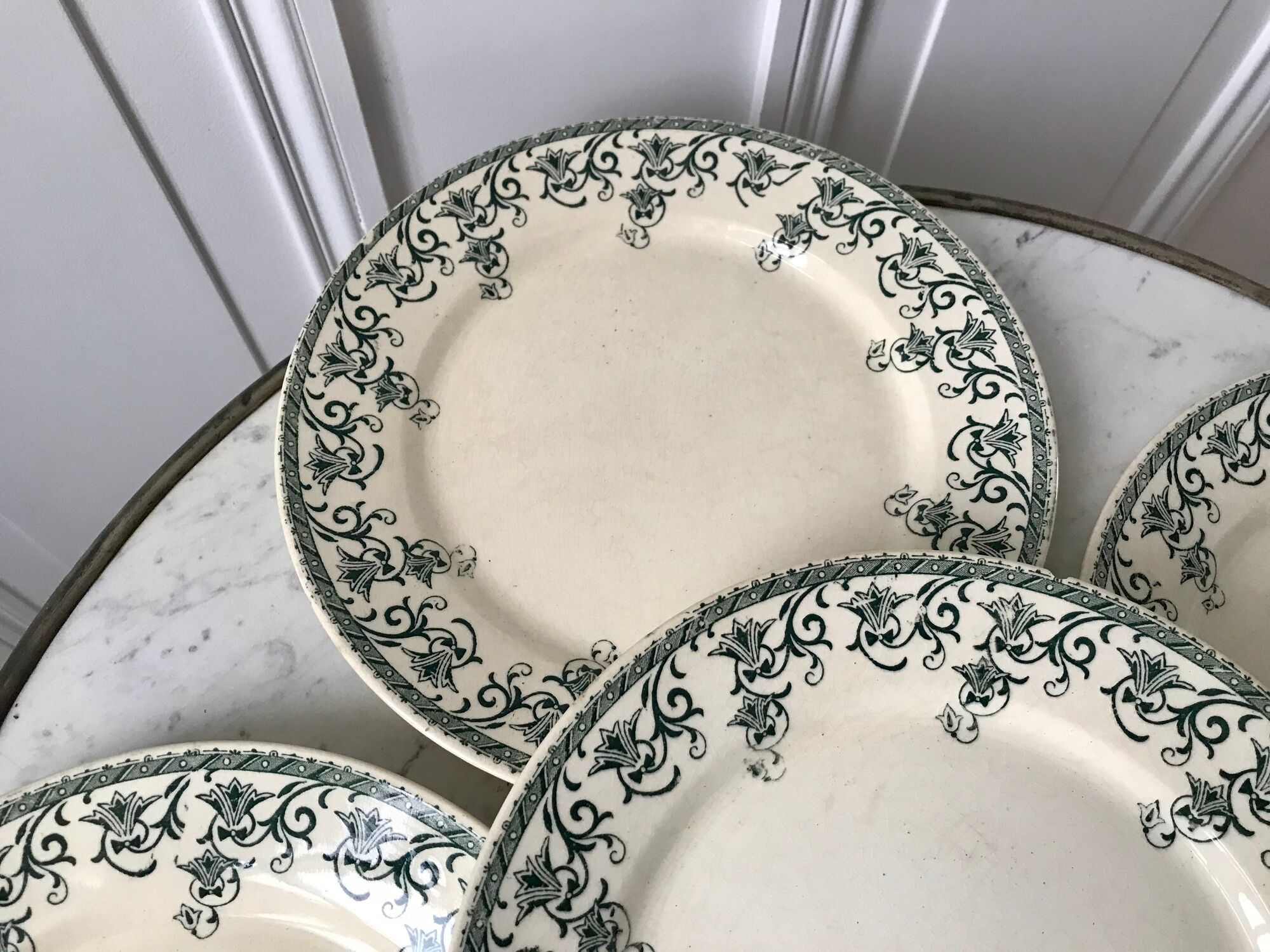 lot of 5 flat plates Terre de Fer Digoin Sarreguemines model "Suzanne" late nineteenth
