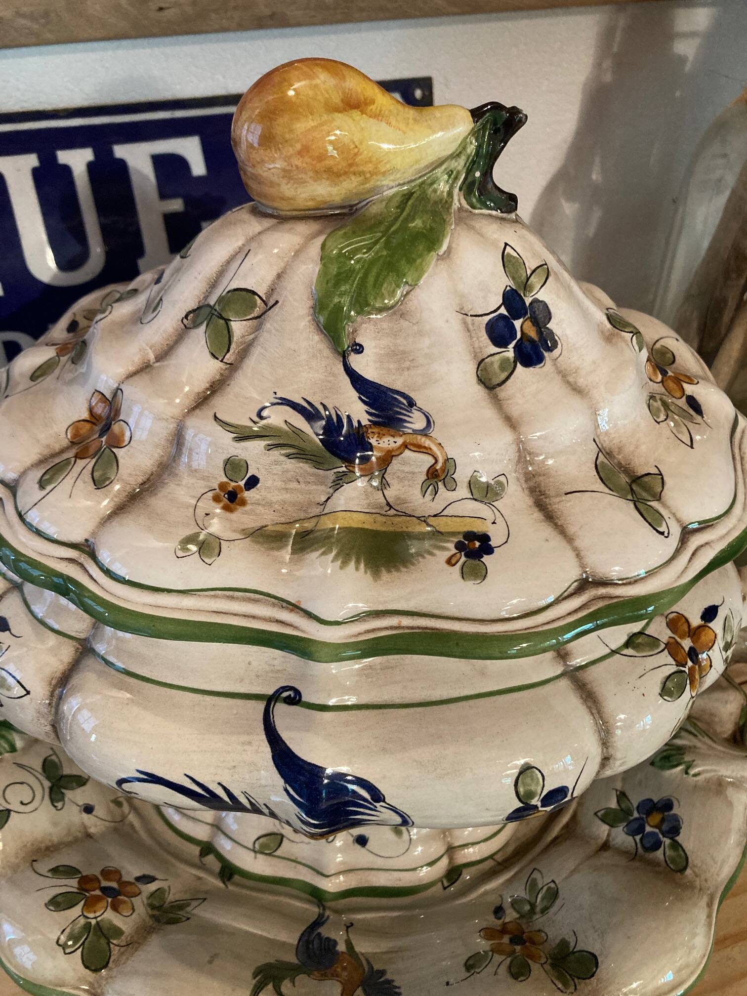 Soupière ovale et plat "Capodimonte", Italie