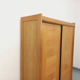 Armoire dressing vintage Guillerme et Chambron en chêne massif années 60