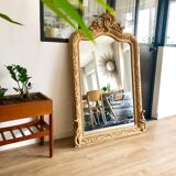 Miroir doré à fronton XIXème, 86x136