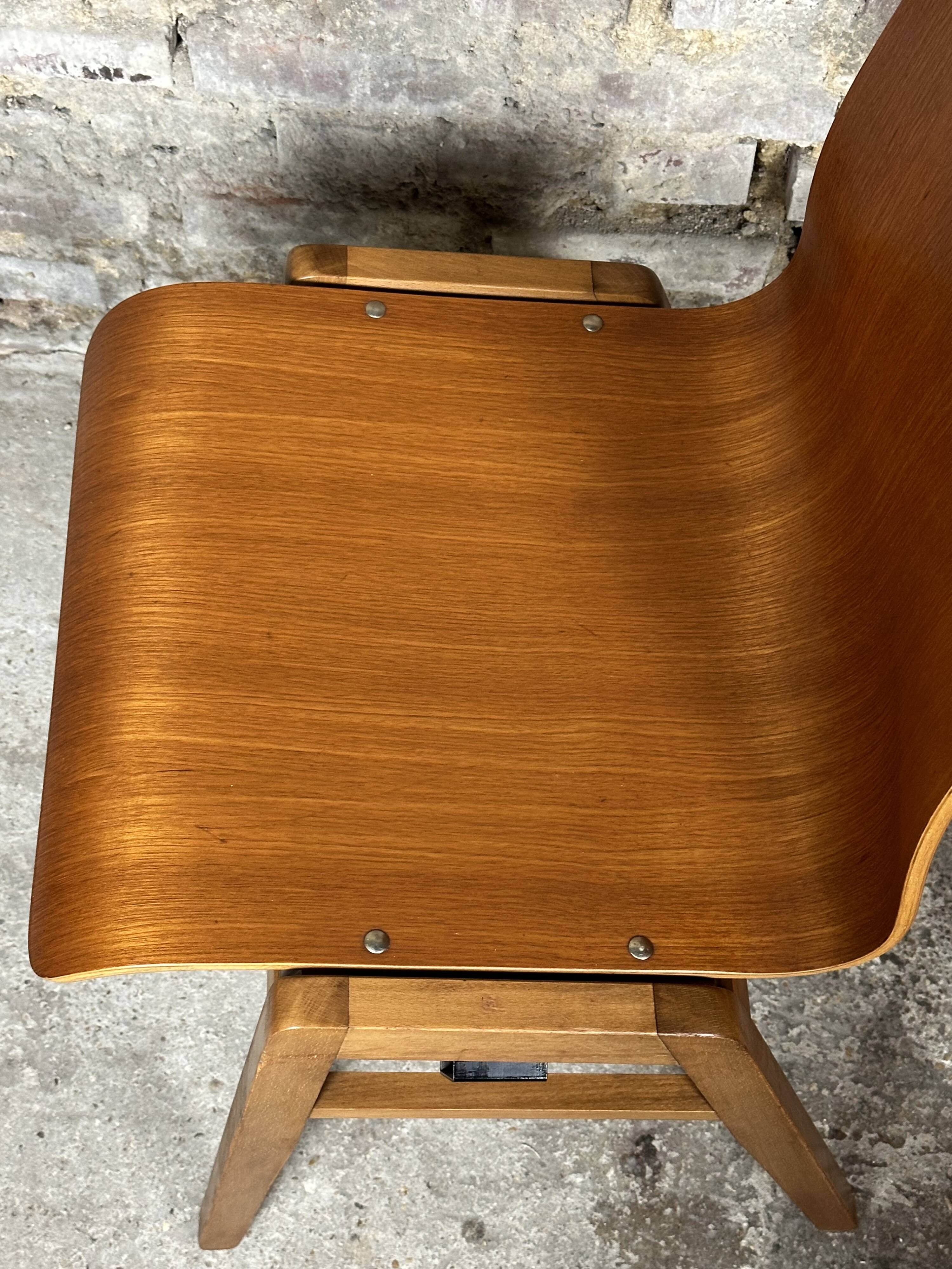Scandinavian chairs (set of 8) in thermoformed beech from the 1960s.