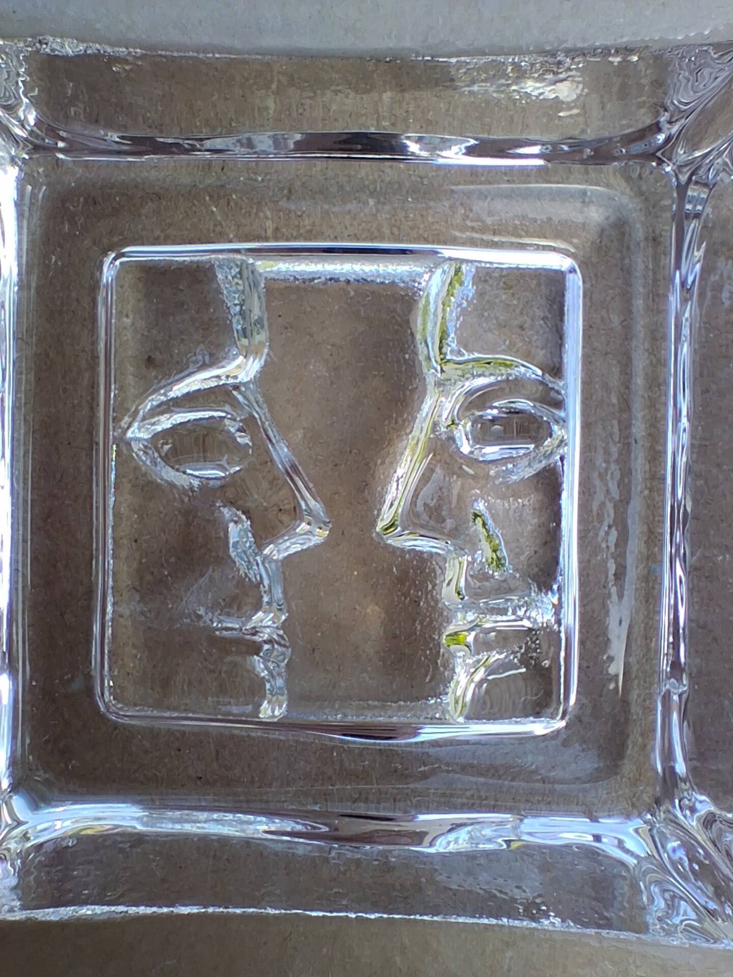 Ashtray art glass, Bertil Vallien for Kosta Boda