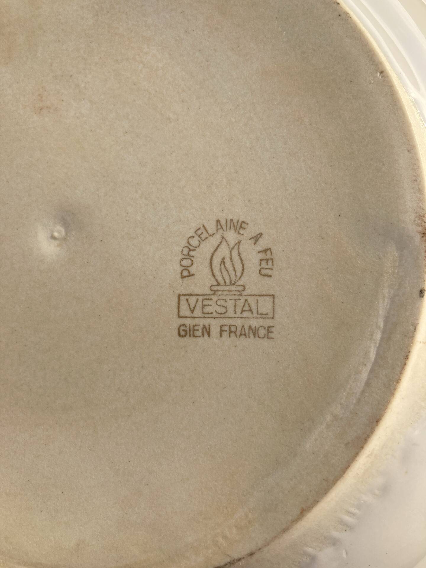 Fireproof porcelain serving dish Gien France botanical pattern