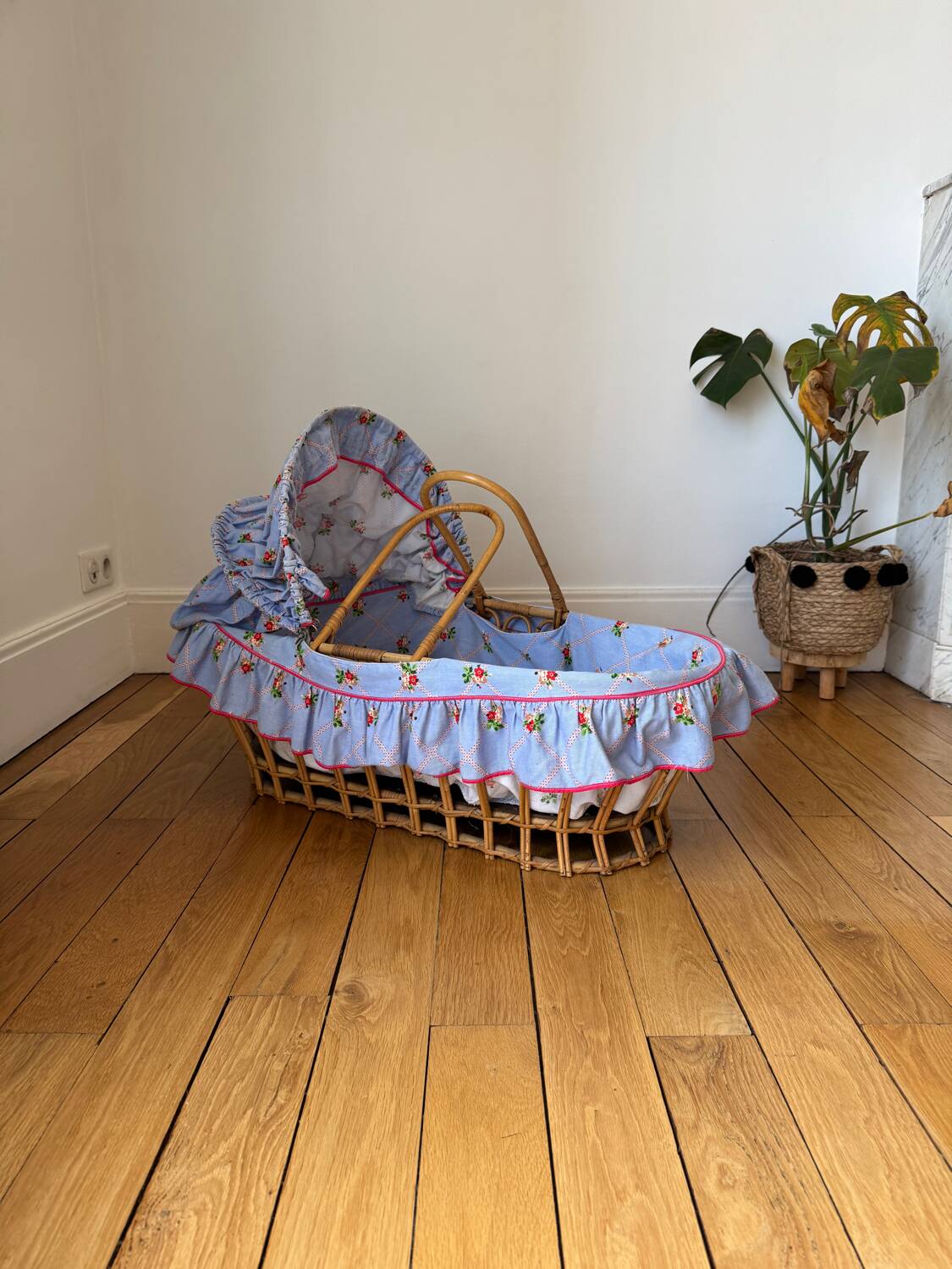Rattan bassinet