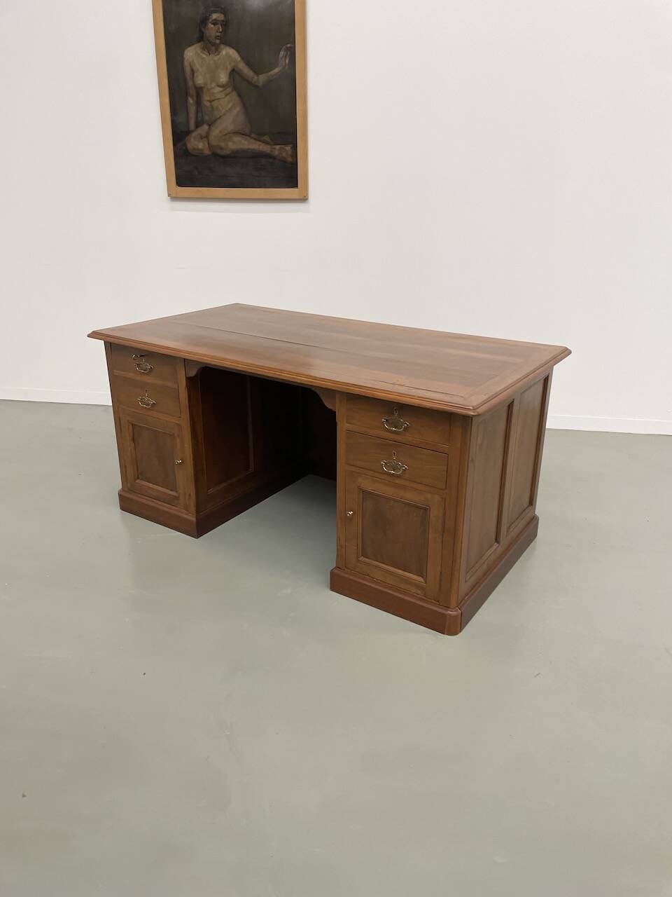 Comptoir ou bureau en noyer années 50