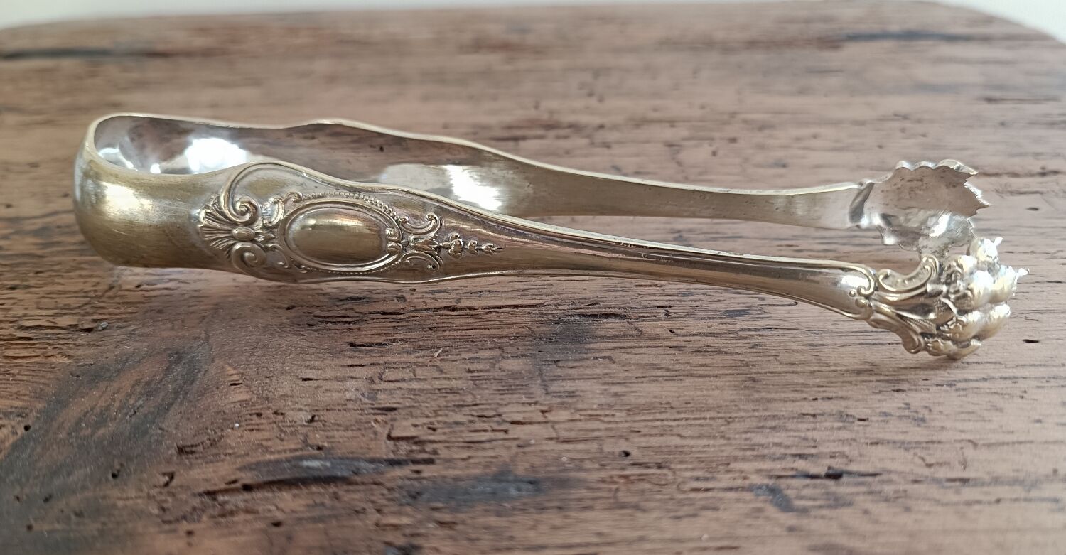 Silver-plated metal lion's paw sugar tongs