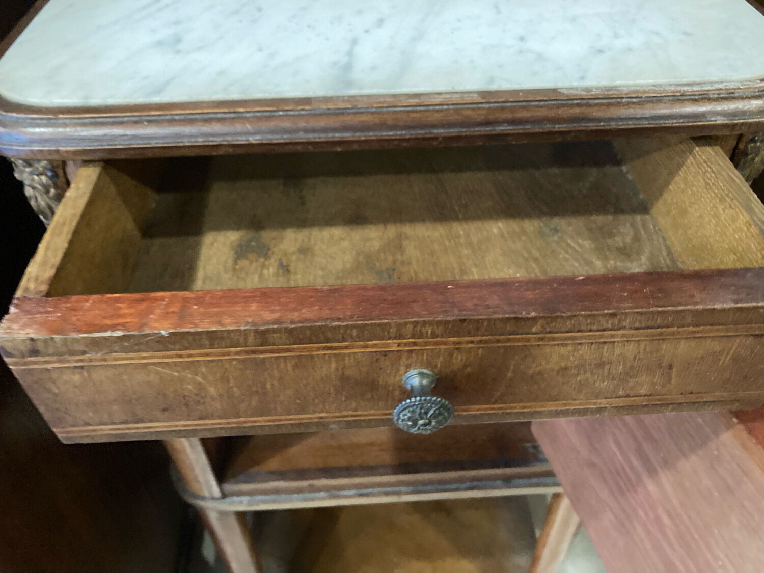 Table de chevet style Louis XVI