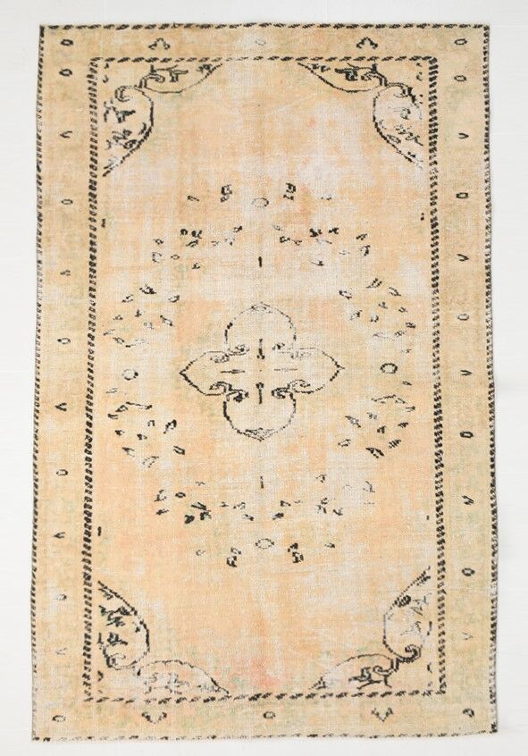5x8 beige tones wool classic vintage rug 253x166cm