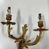 Paire d'appliques murales Louis XV en bronze doré