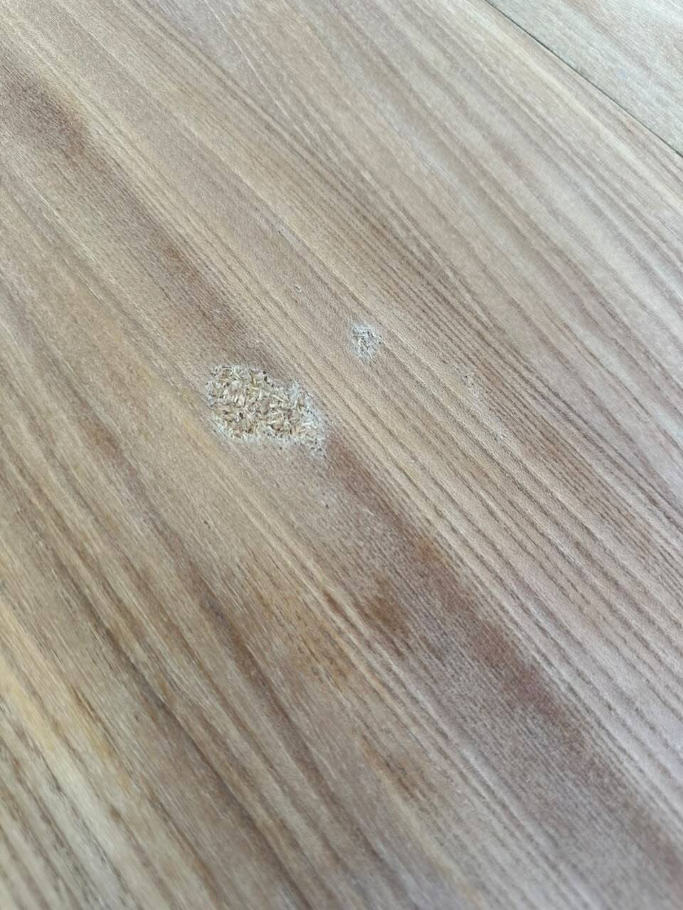 Table ronde extensible scandinave en bois clair décapé rallonge intégrée 19