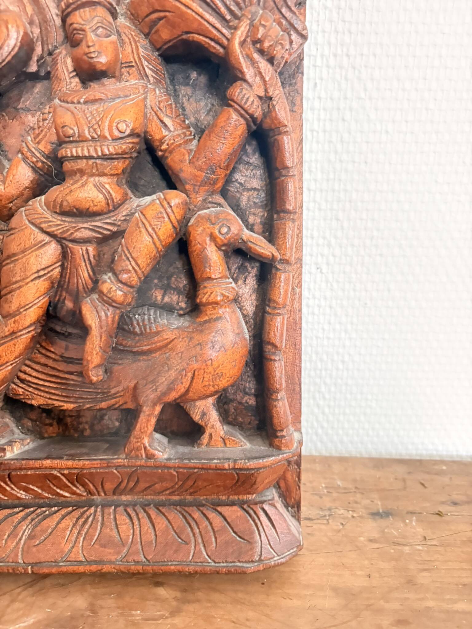 Tableau, panneau en bois sculpté vintage figurant une divinité, Inde