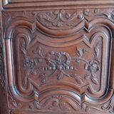 armoire ancienne scultée