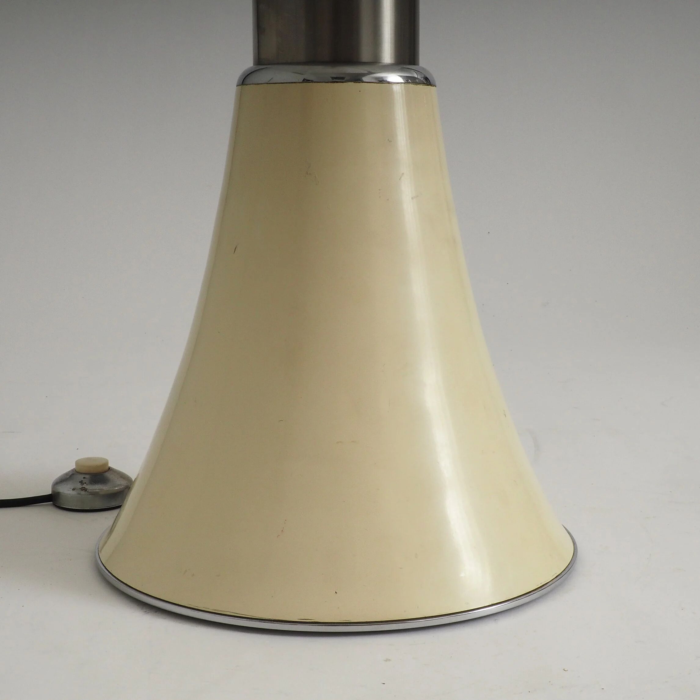 Large vintage Pipistrello table lamp by Gae Aulenti for Martinelli Luce