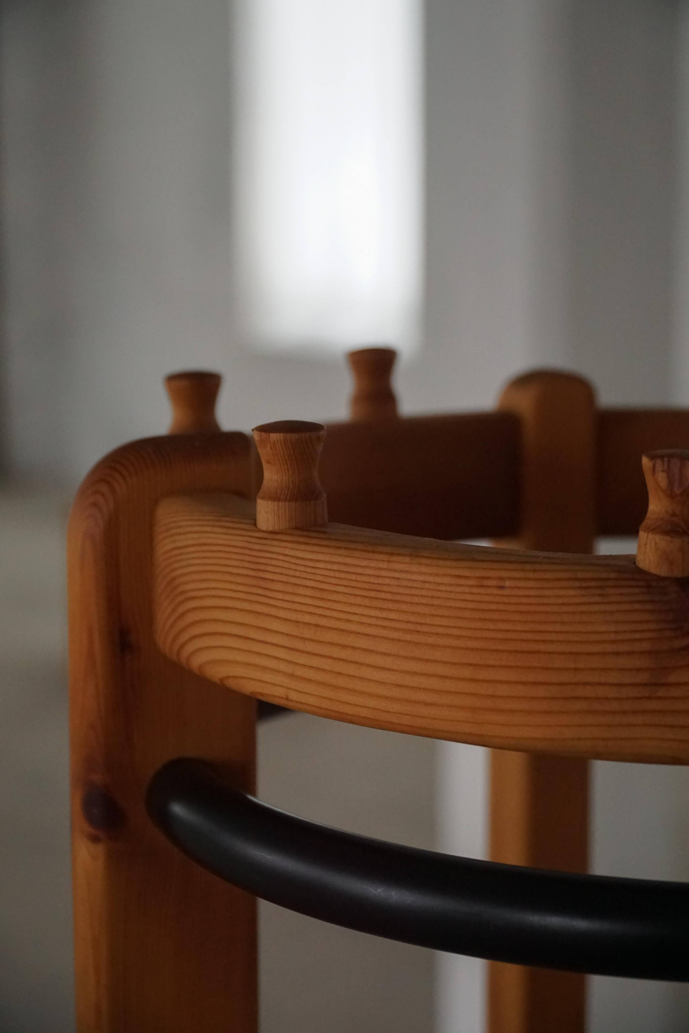 Modern Danish, brutalist round coat rack in solid pine, cylindrical shape, 1970s.