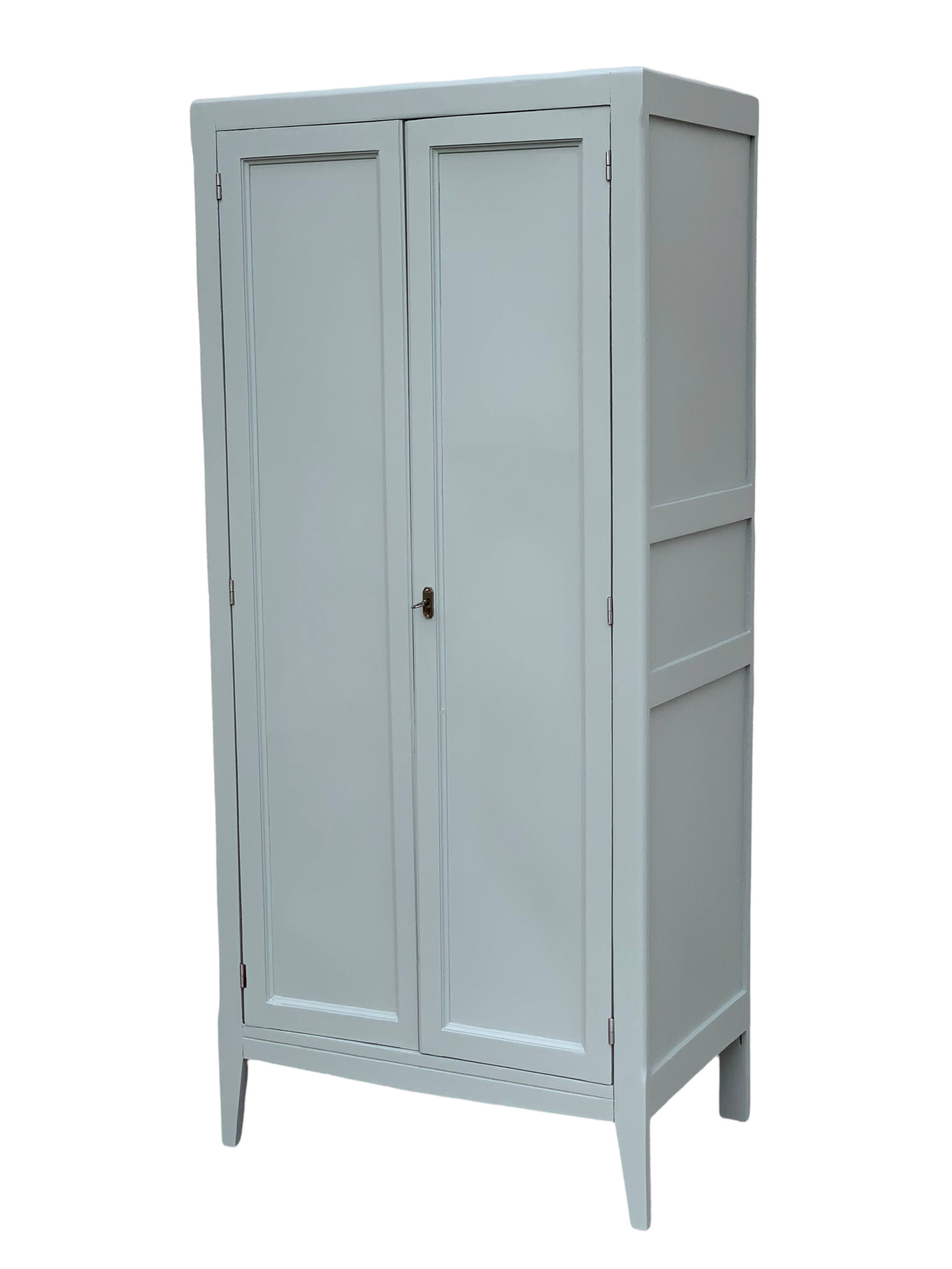 Parisian wardrobe gray green 1940
