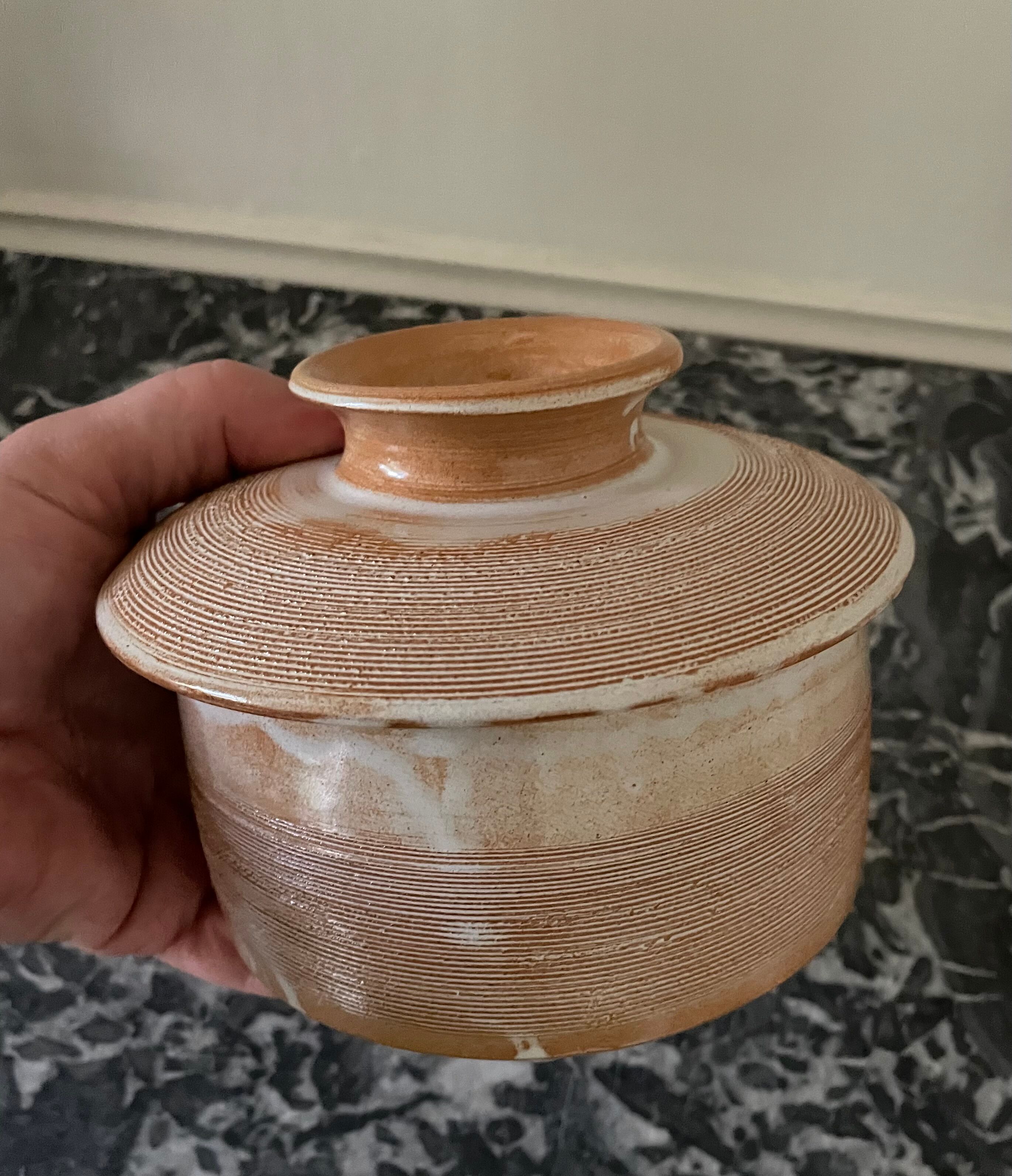 Pot with lid in stoneware vallauris