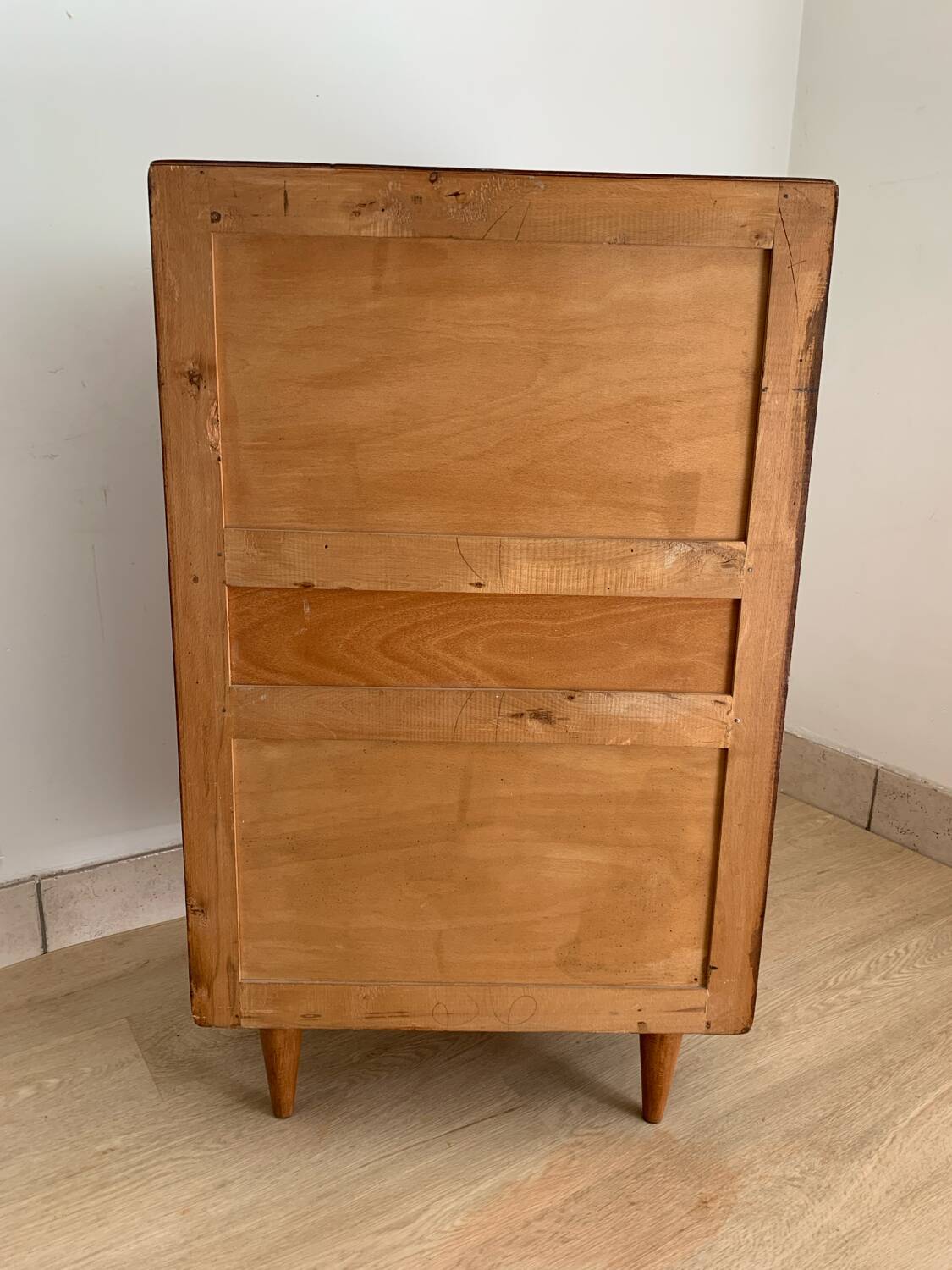 Vintage chiffonier