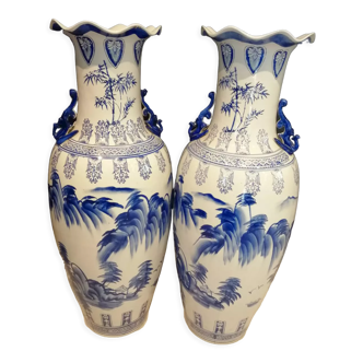 Pair of Chinese porcelain decorative vases
