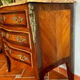 Petite commode style Louis XV
