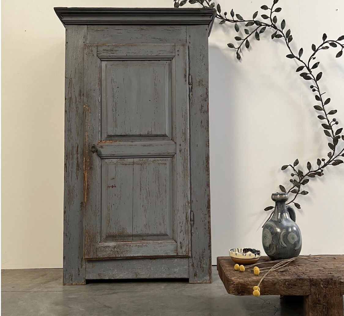 Armoire peinte c 1880