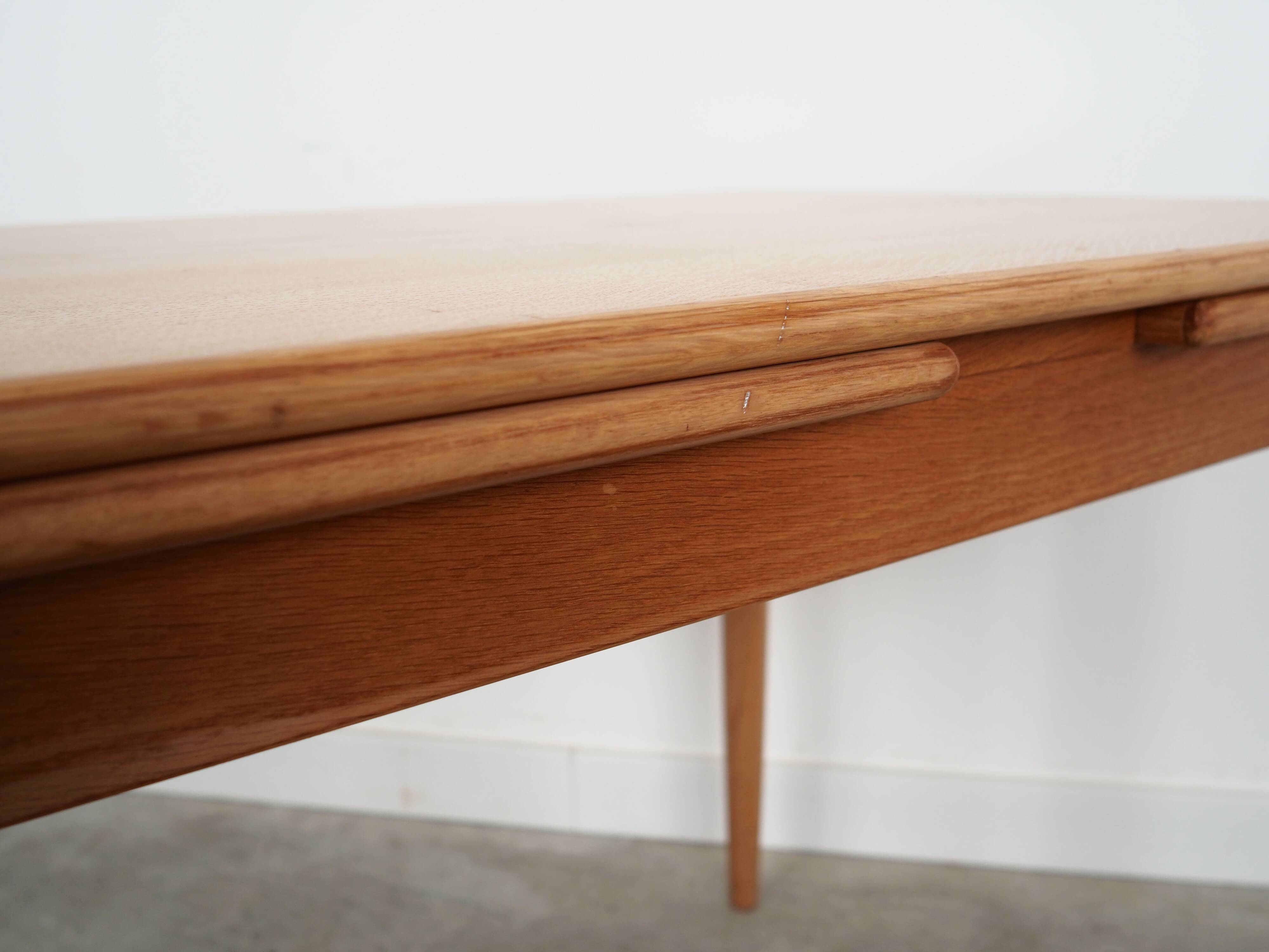 Ash table, Danish design, 1980s, production: Denmark