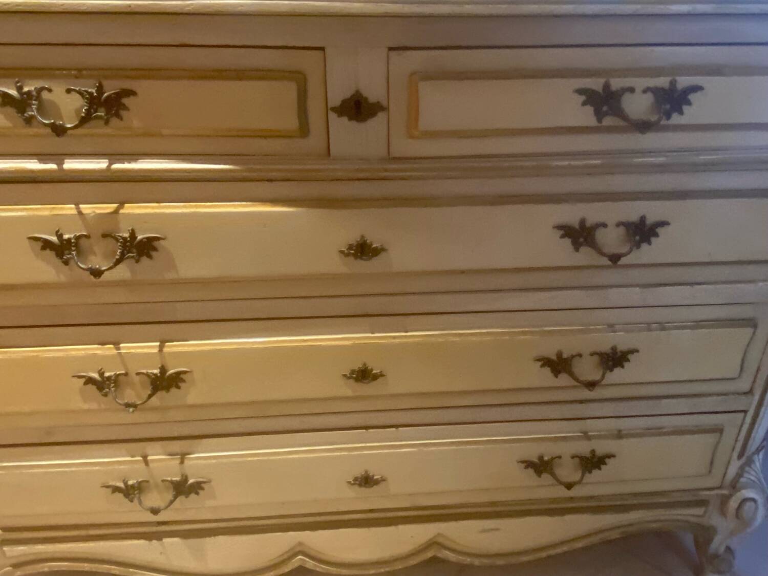 Antique chest of drawers