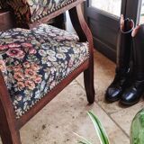 Fauteuil Voltaire ancien avec revêtement en tissu de qualité