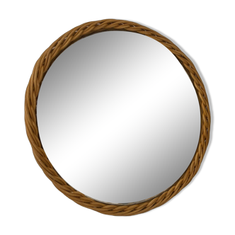 Round mirror