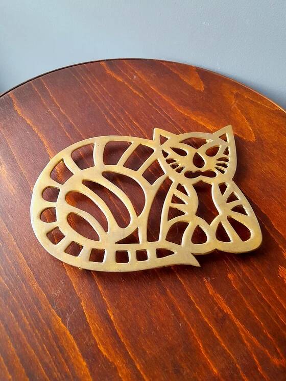 Brass cat trivet 1970