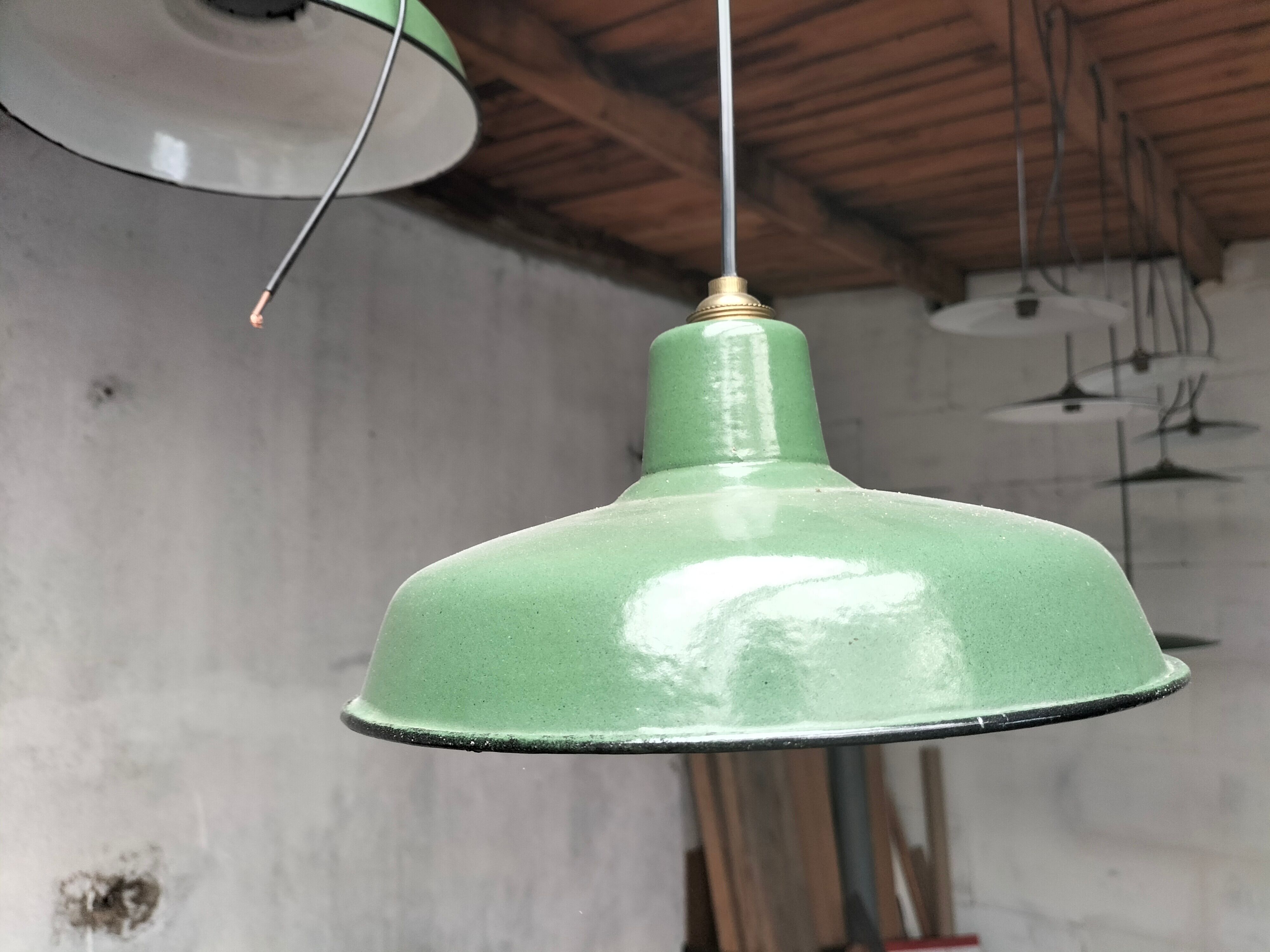 Paire de lampes industrielles