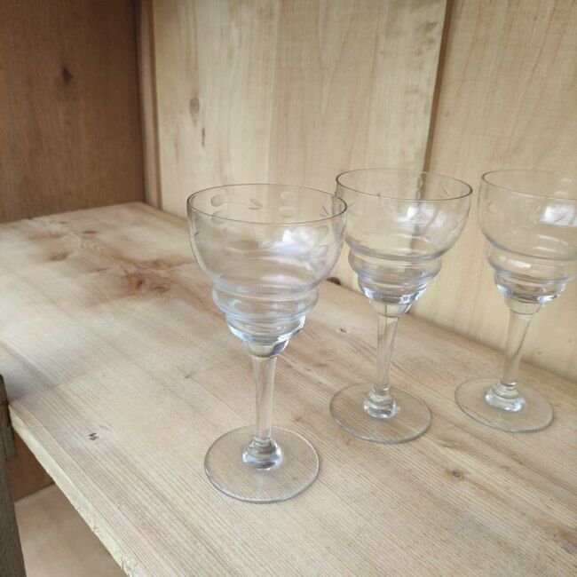 Set of 6 engraved glasses