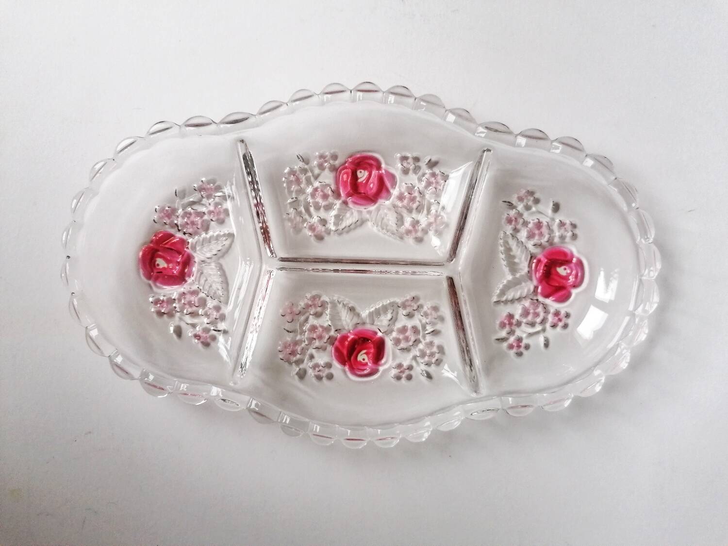Appetizer dish with crystal compartments