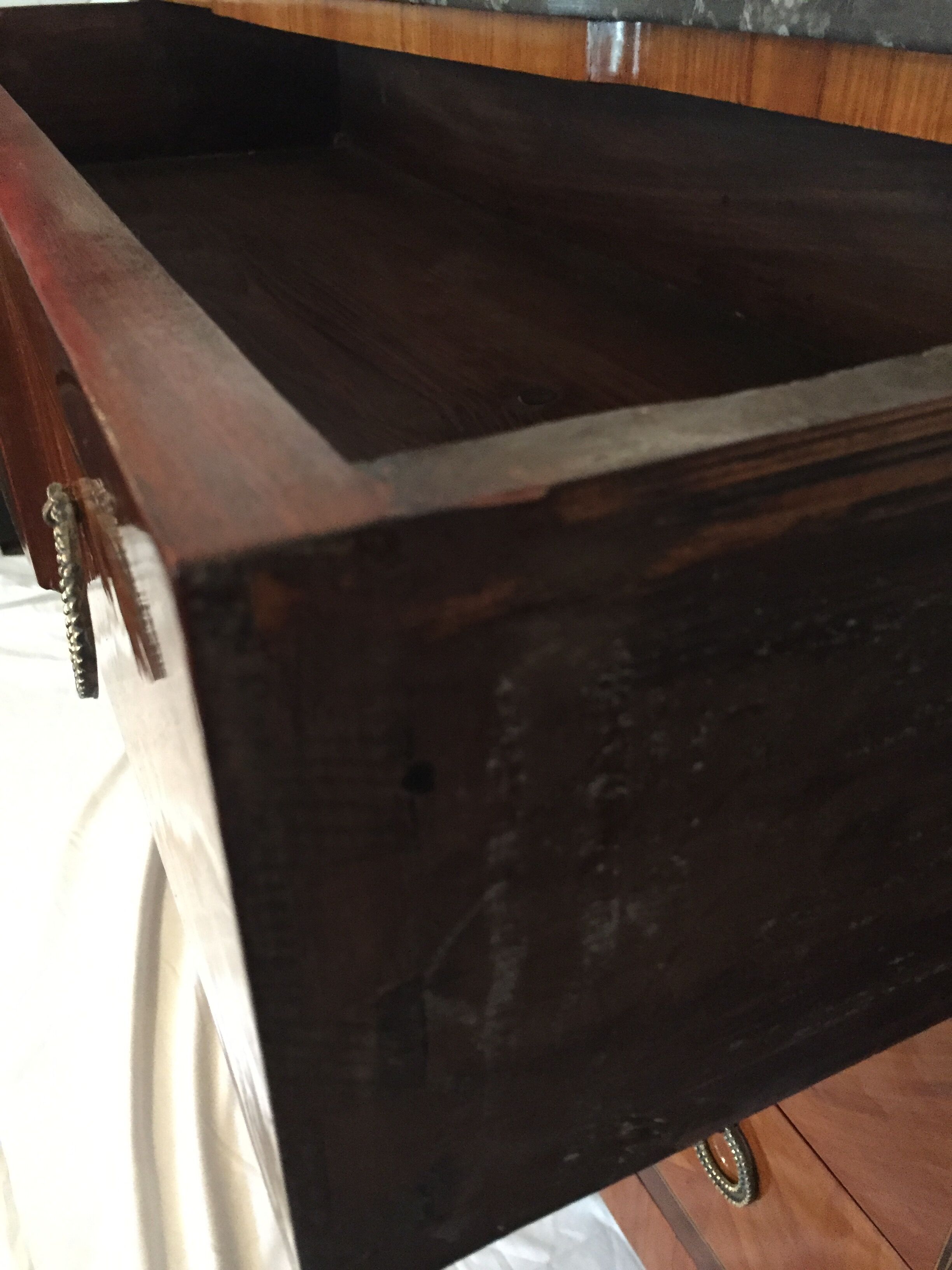 Commode style Louis XVI transition