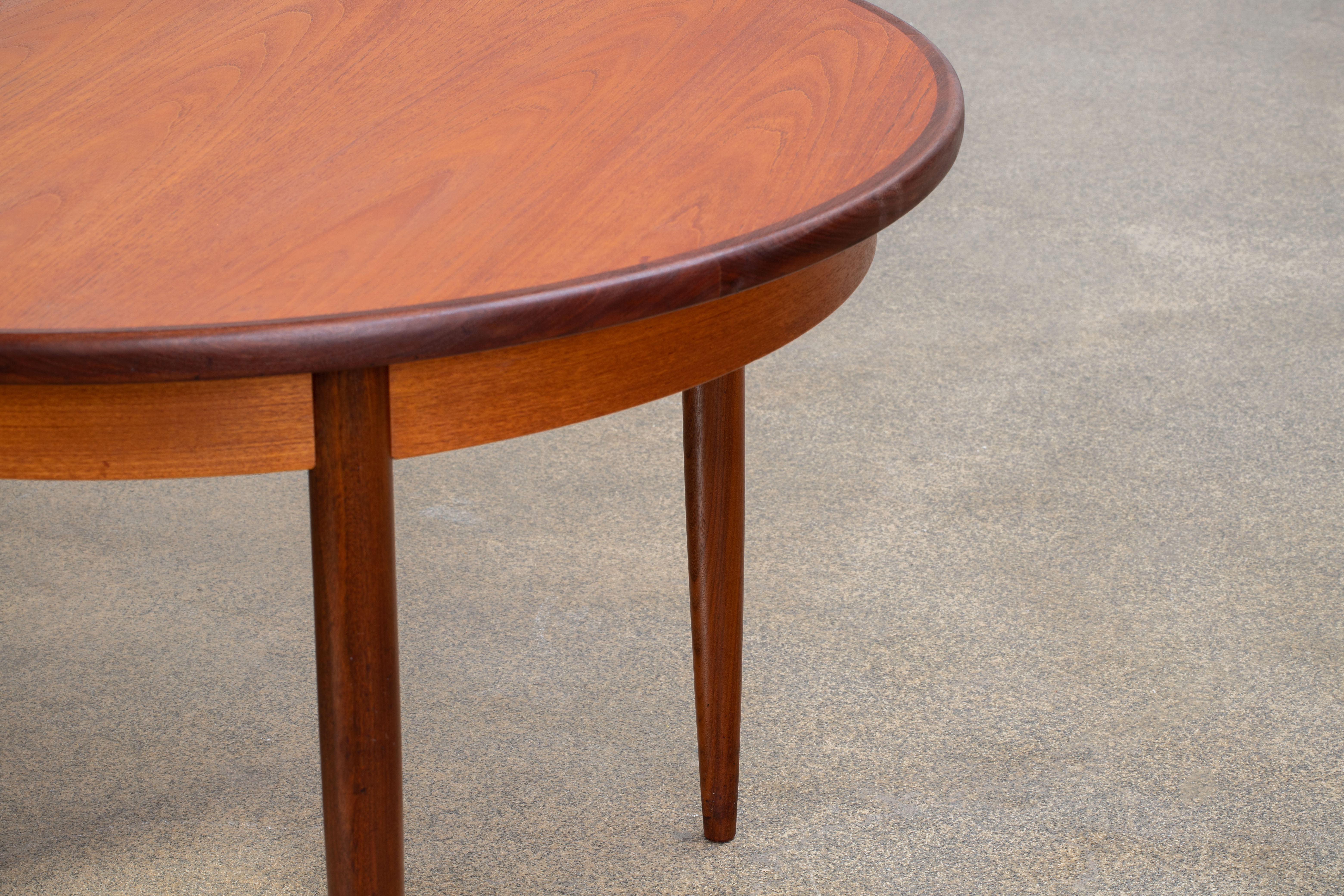 Vintage Scandinavian Table – 163 cm / 208 cm