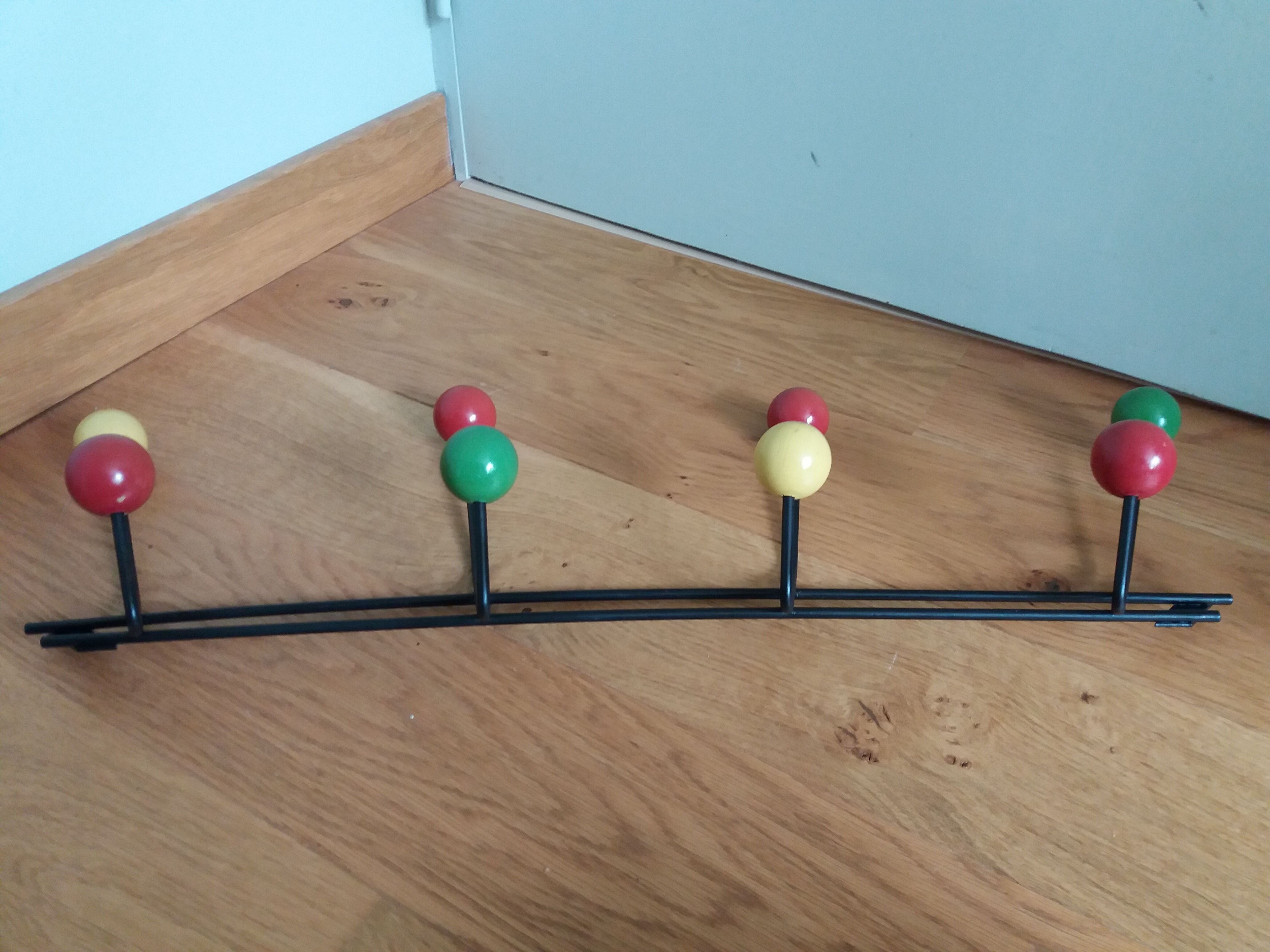 Ball coat rack