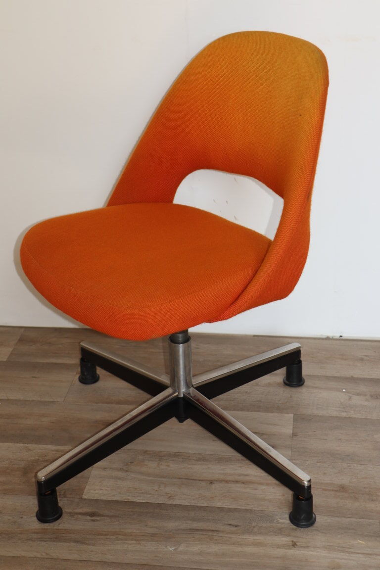 Swivel office chair by Eero Saarinen for Knoll, 1960