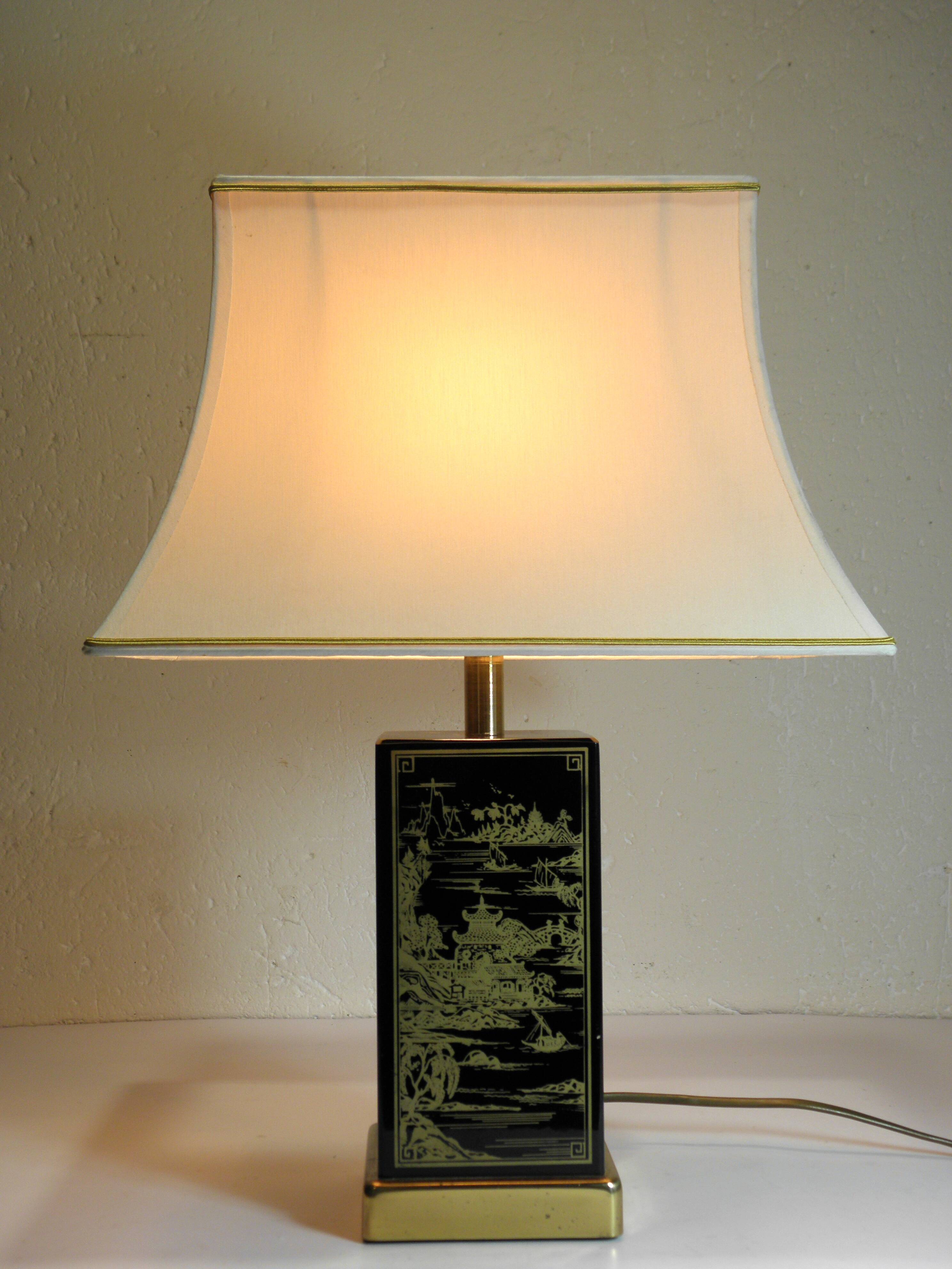 Pagoda lamp from the 1970s