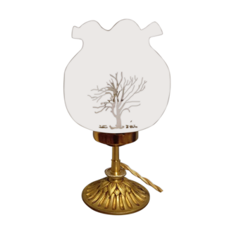 Lampe à poser pied laiton, globe rond transparent blanc sérigraphié arbres, style art deco