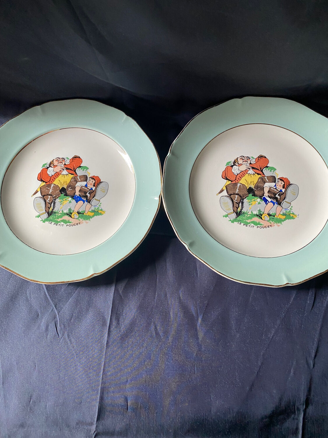 Perrault's tales cake service