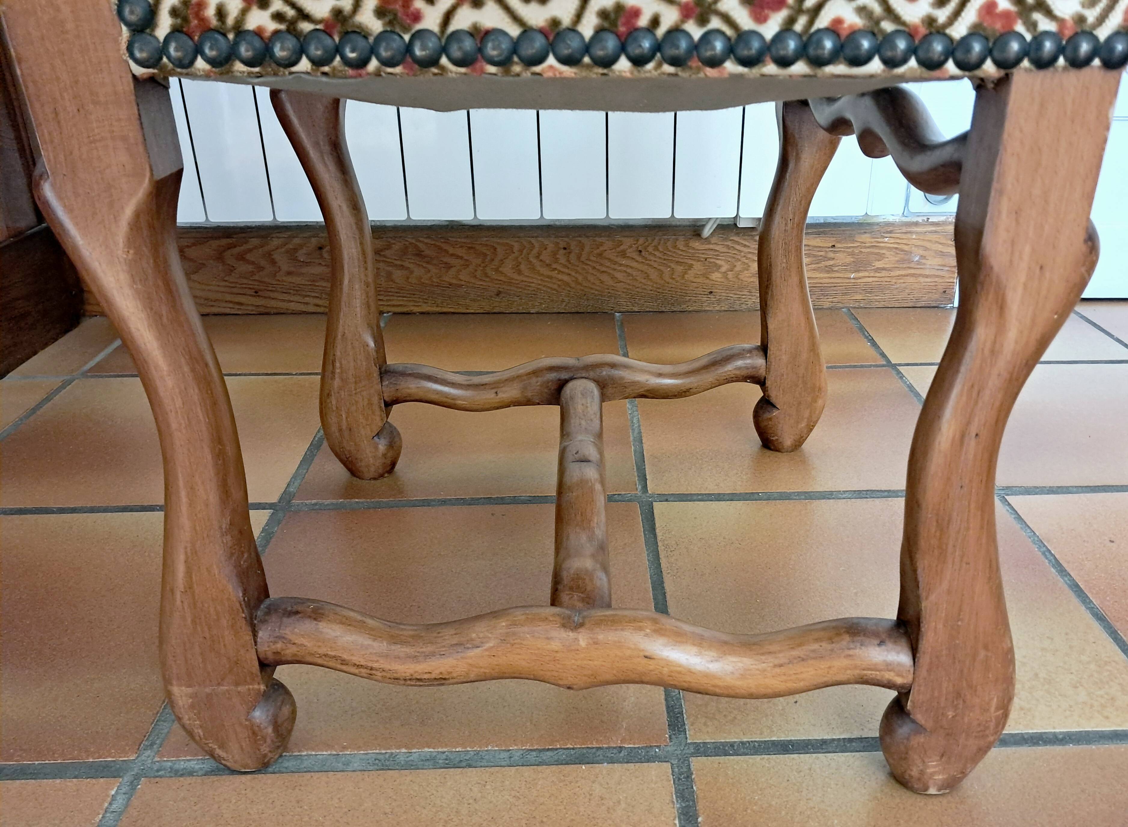 Six French Os De Mouton Style Dining Chairs in Carved Wood