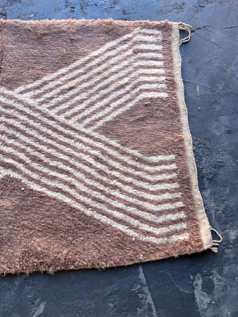 Handmade traditional Berber rug size 1.4/2.6 m