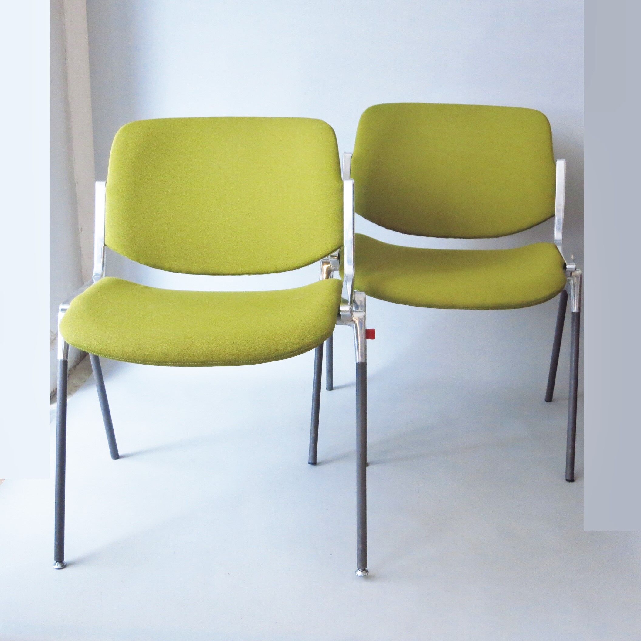 Pair of green DSC chairs anise Giancarlo Piretti Castelli
