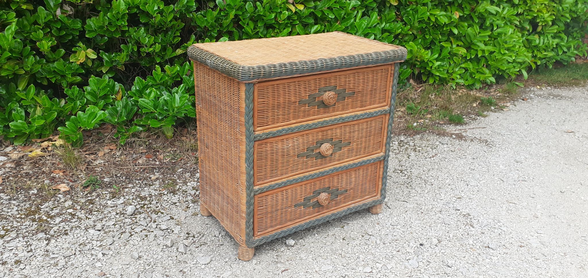 Chest of drawers 3 drawers in vintage rattan wicker