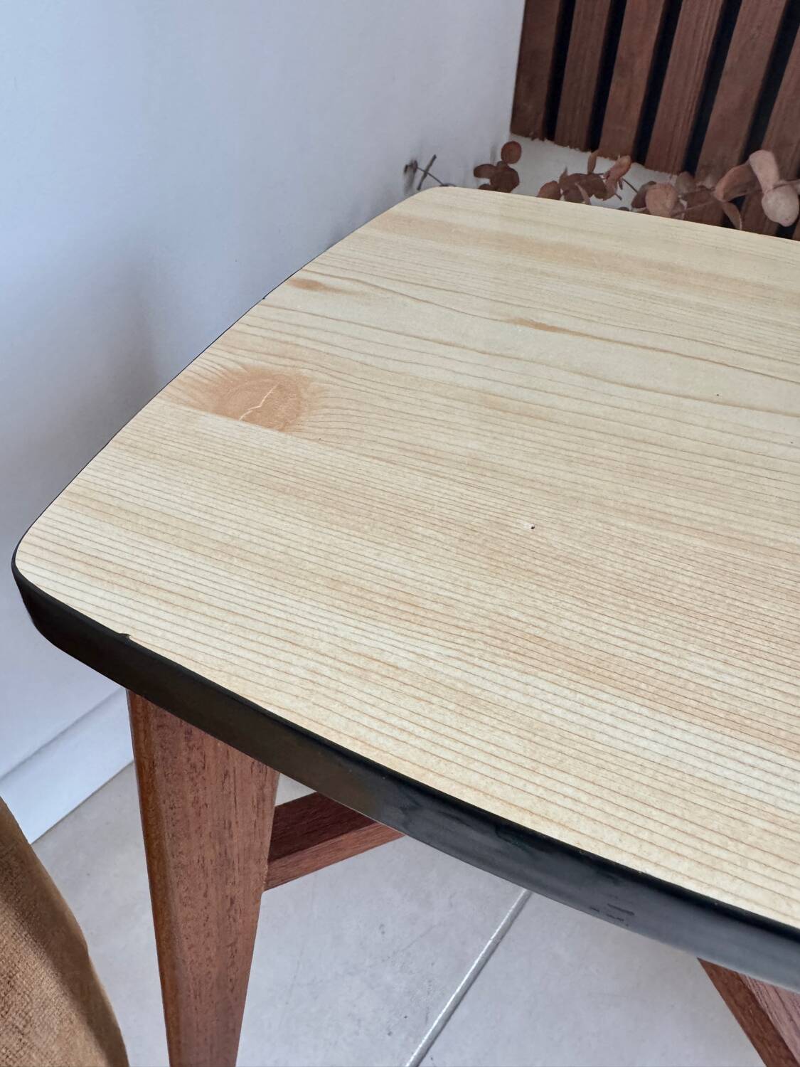 Tabouret en bois et Formica vintage