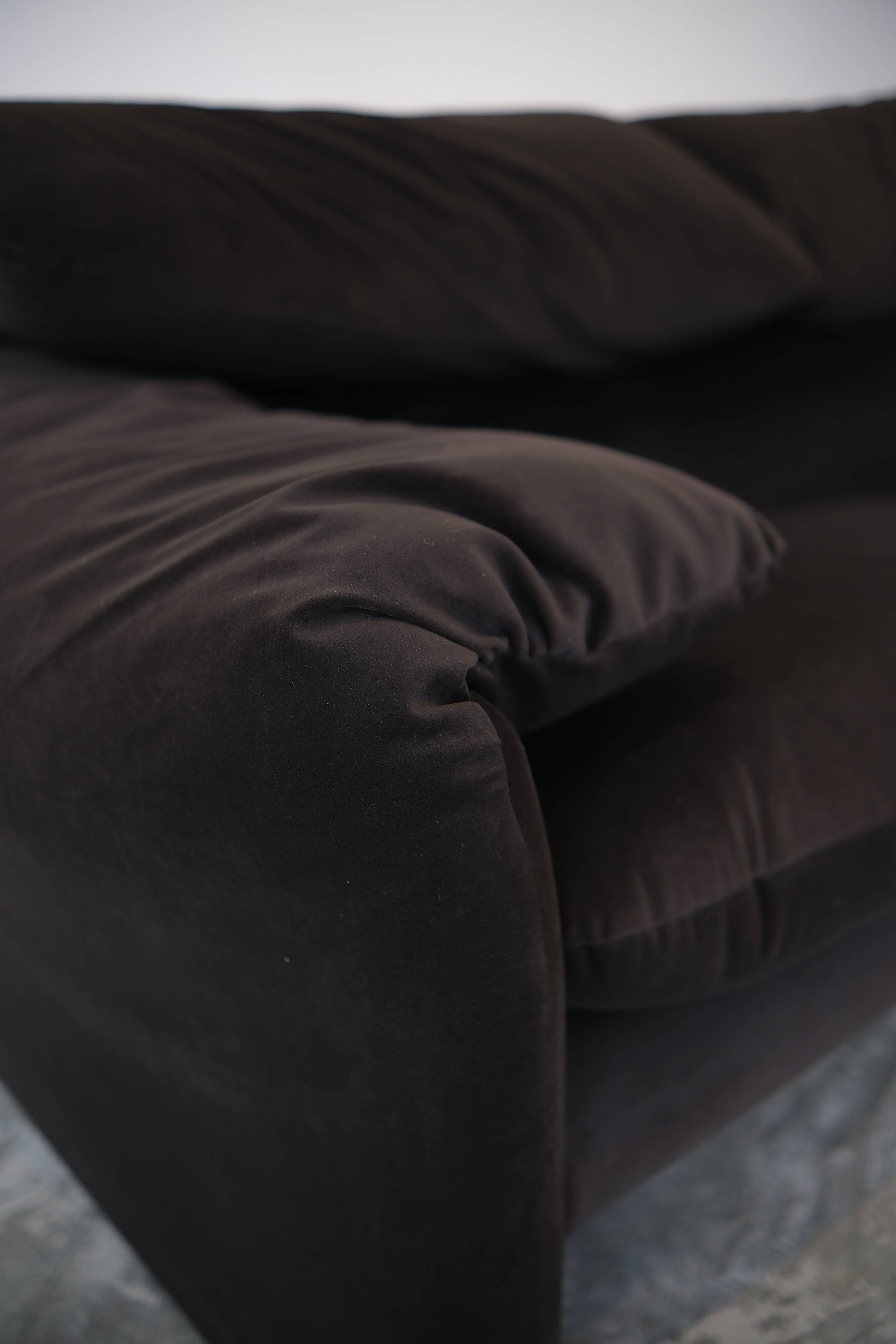 Maralunga sofa by Vico Magistretti