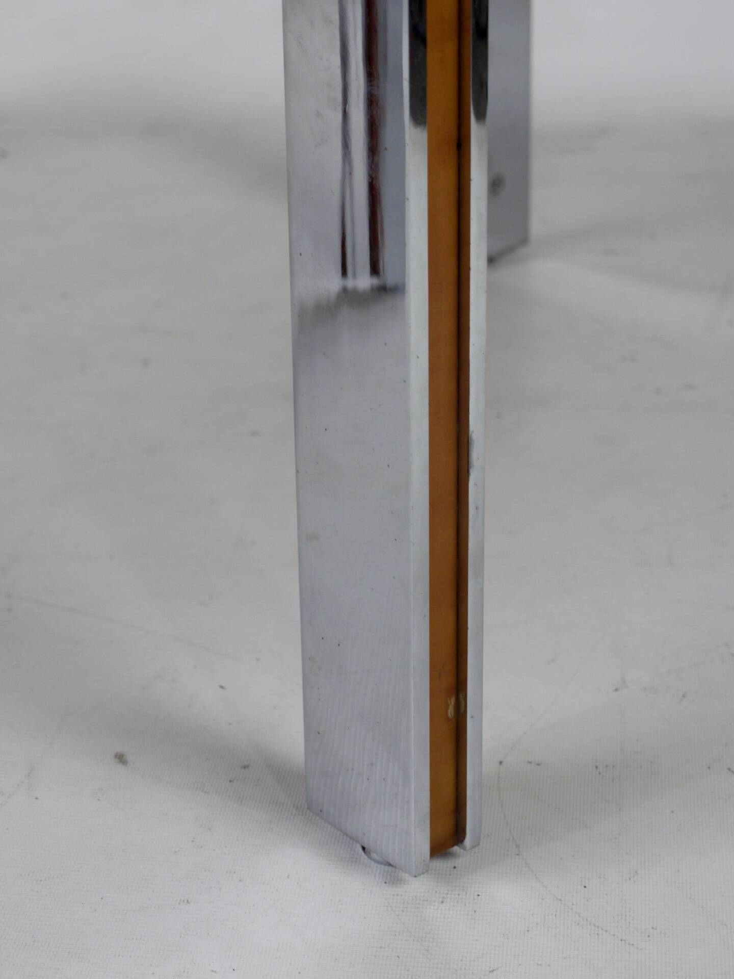 Table en Poirier par Gordon Russell, années 1970