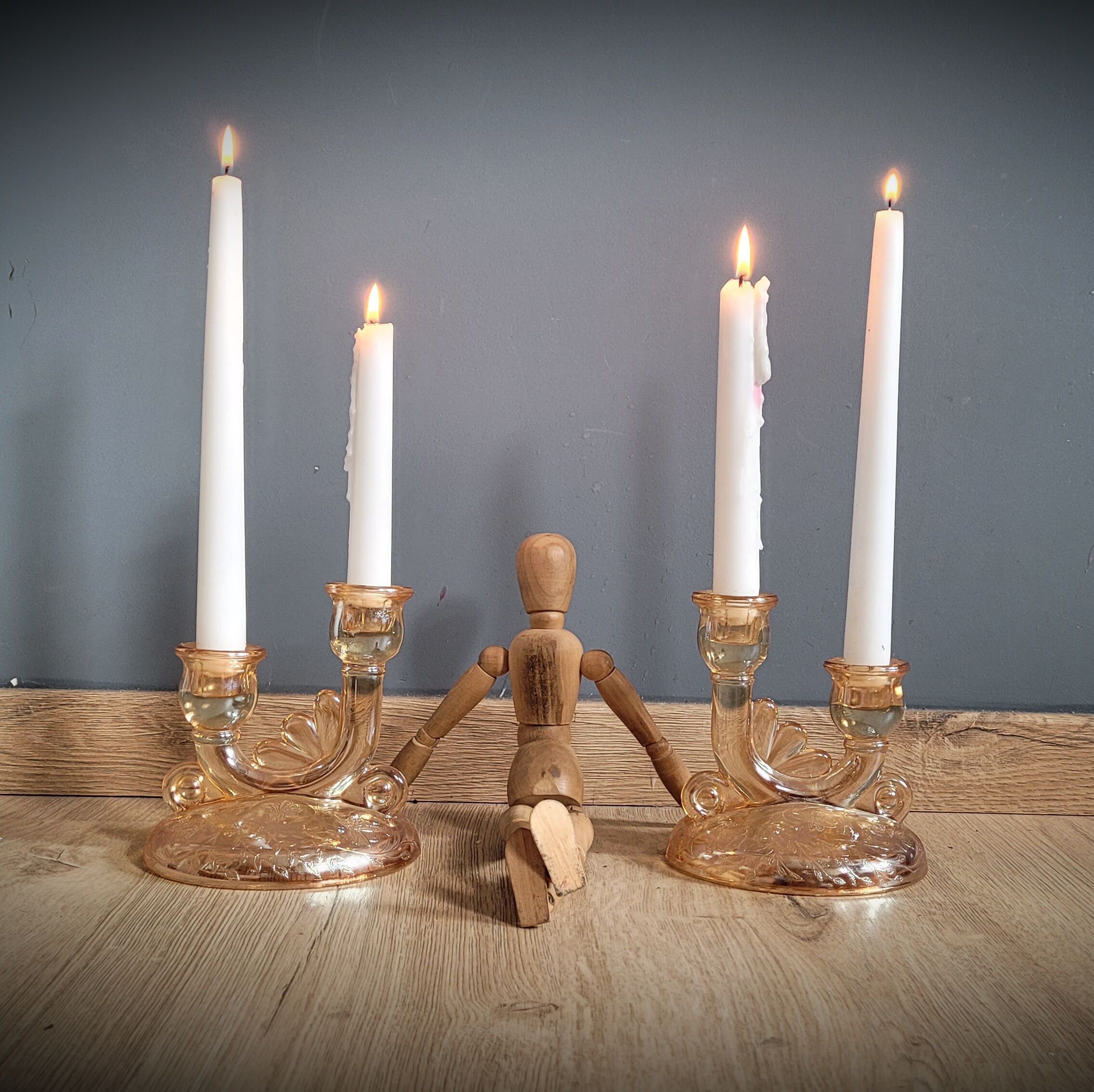 DuO pink glass candle holders